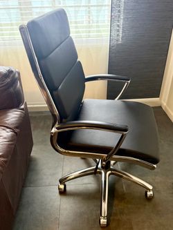 Black High-Back Office Chair