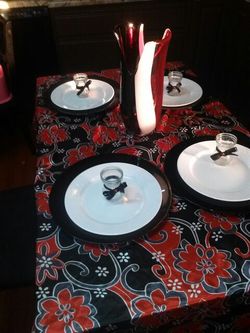 Floral table covers