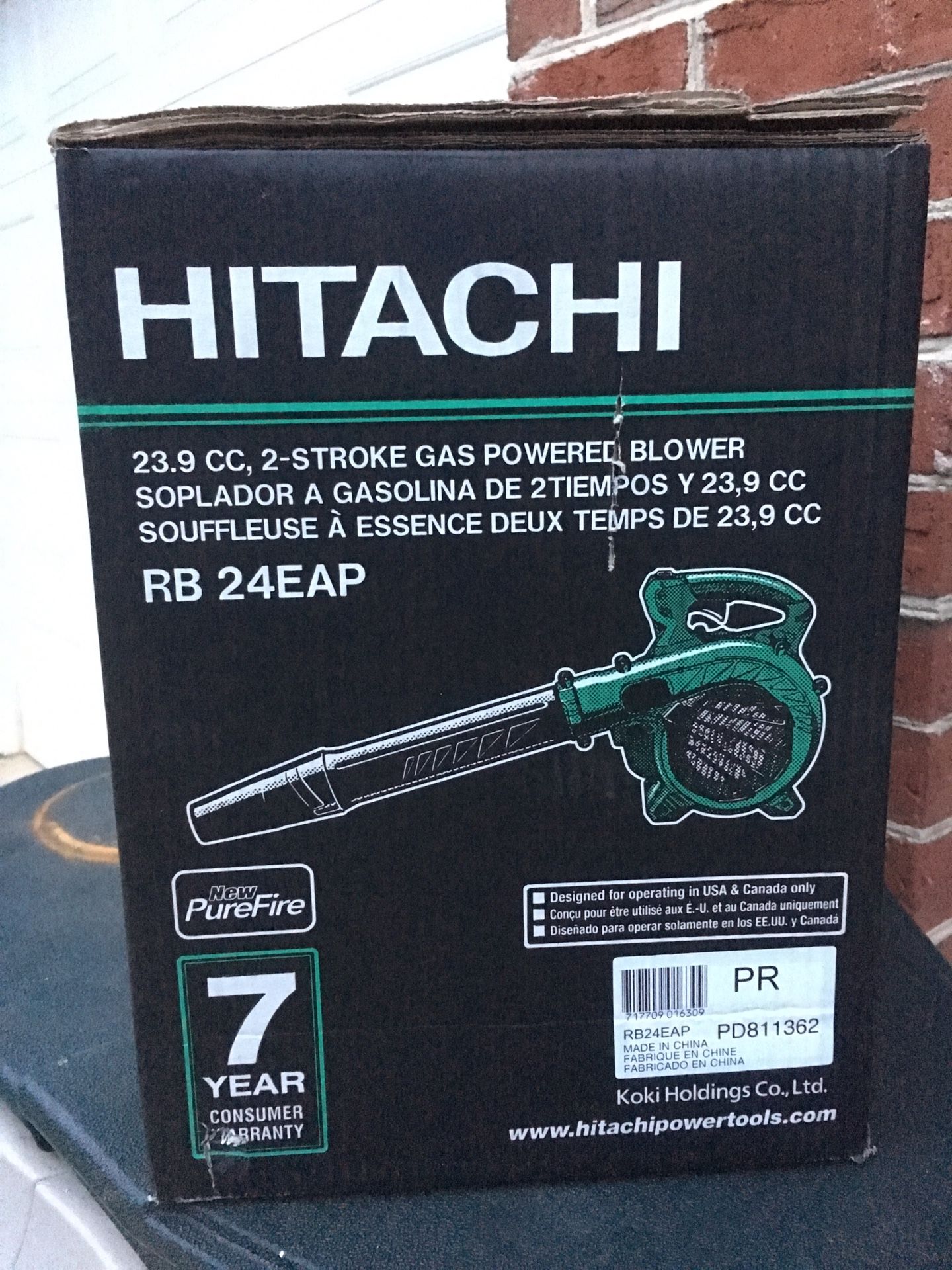 BRAND NEW Hitachi RB24EAP Gas Powered Leaf Blower with 23.9cc 2Cycle