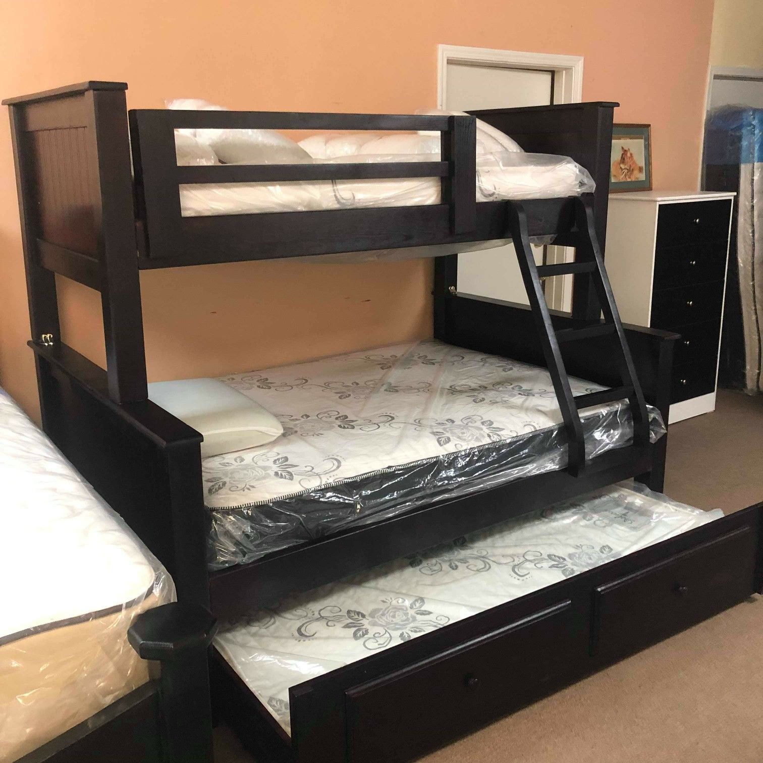 Pinewood bunk beds Twin-full and trundle mattress included