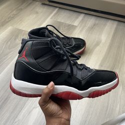 Jordan retro 11 “bred”  Size 9 
