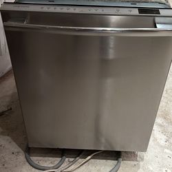 Frigidaire Stainless Steel Dishwasher 