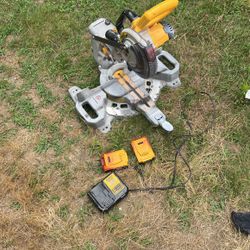 Dewalt 20V 7-1/4 Miter Saw