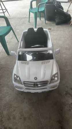 Rollplay 6V Mercedes-Benz Ride-On Car – $125 OBO