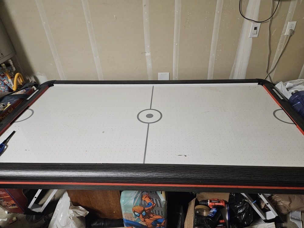 Air Hockey Table
