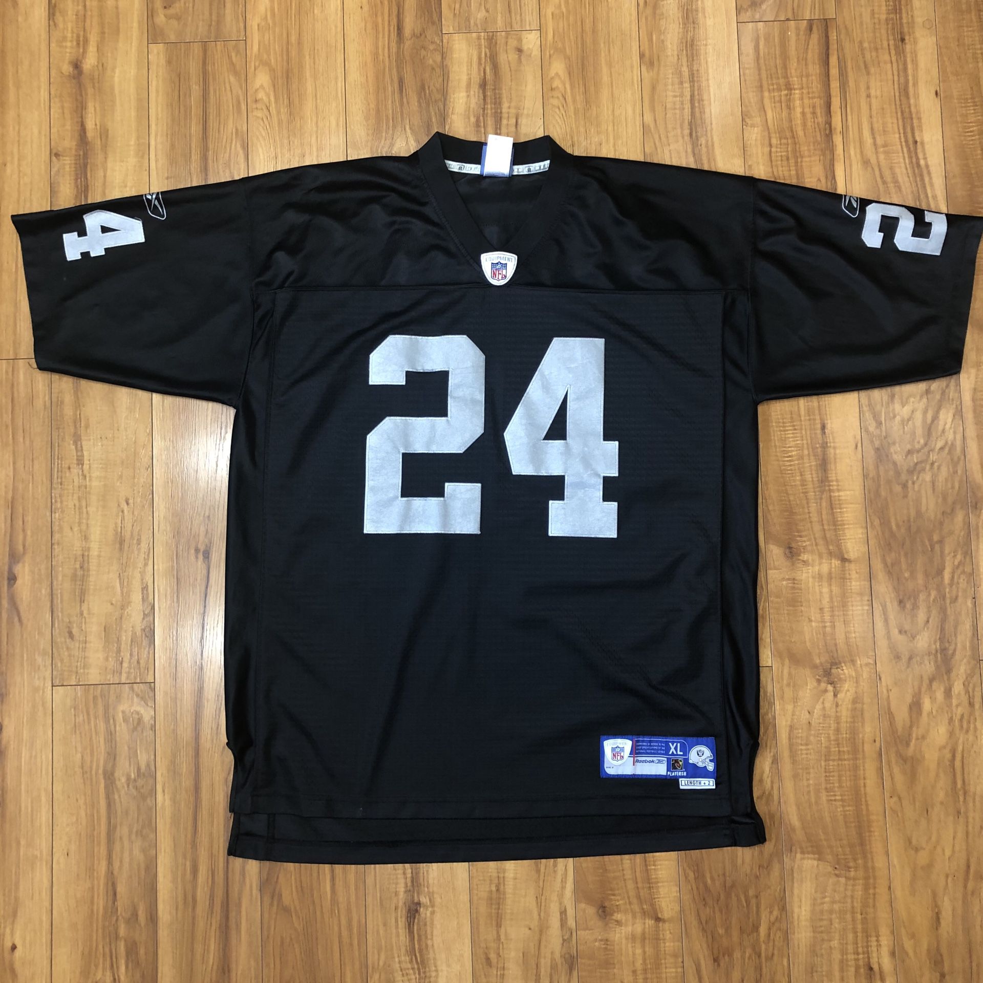 Reebok Michael Huff #24 OAKLAND RAIDERS NFL Football Jersey Men’s size XL Armpit to armpit measures 26 inches This is an awesome jersey and it’