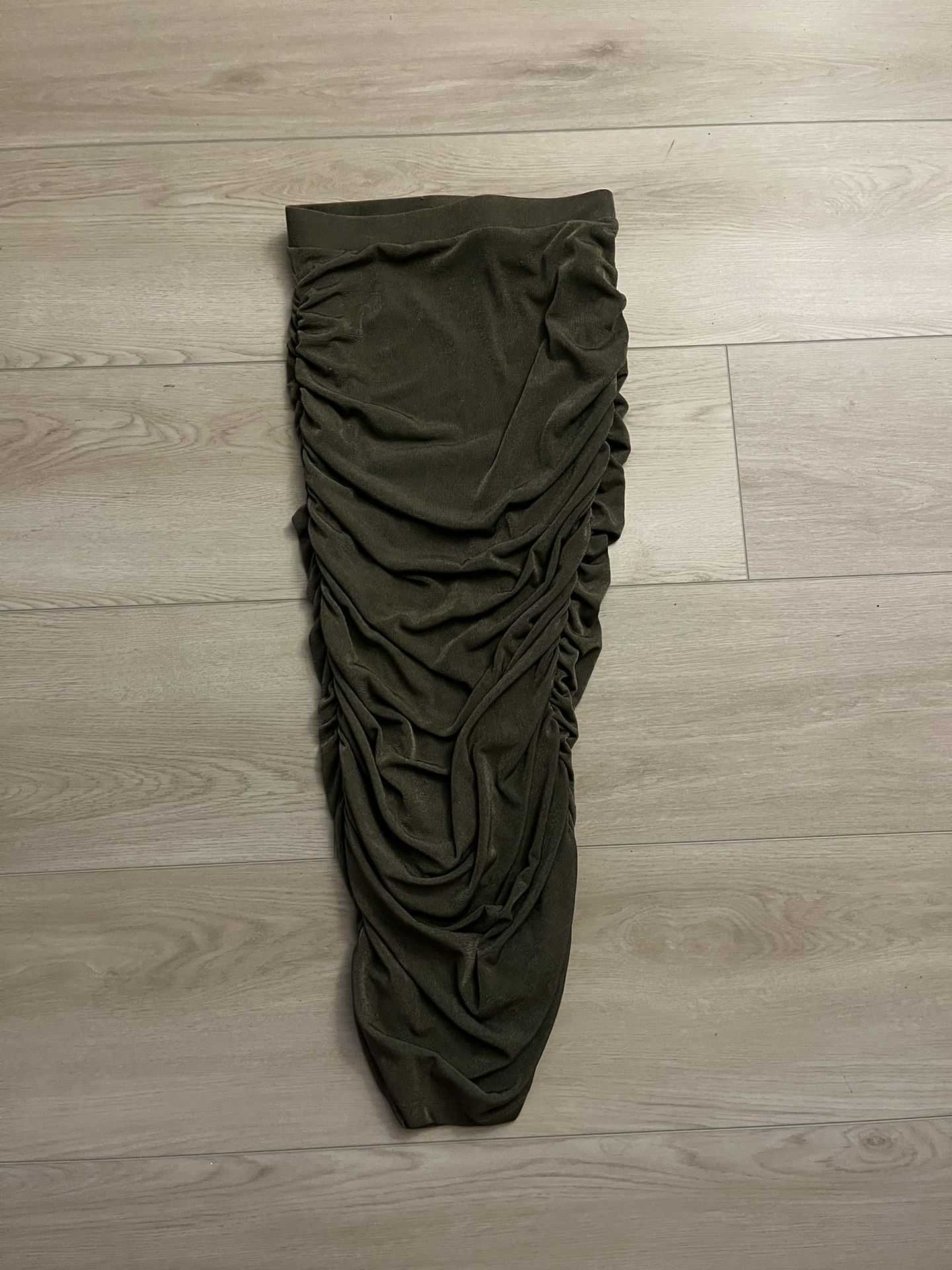 Forever 21 Green Rouched Maxi Skirt