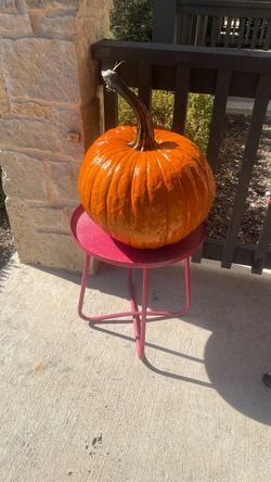 Custom pink little table