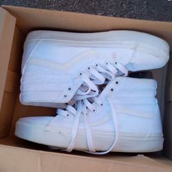 SK8-HI TRUE WHITE SNEAKERS SIZE 6 0 BOYS  / 7.5 GIRLS