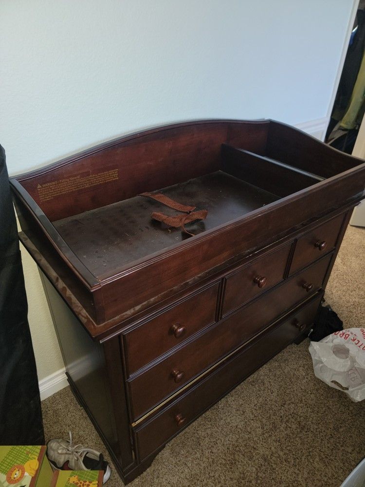 Dresser With Optional Changer