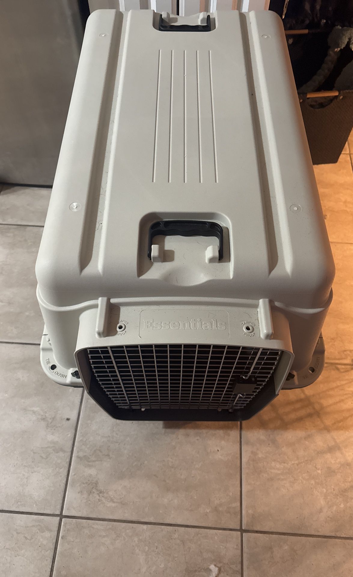 Essentials Dog crate