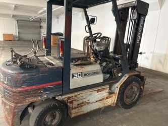 Komatsu 30 Forklift