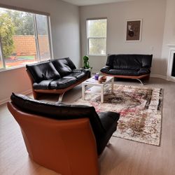 Luxury Italian Leather Sofa Set – Excellent Condition – $1500 (Full Set)