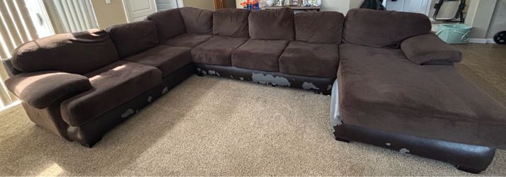 FREE COUCH