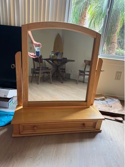 Dresser mirror
