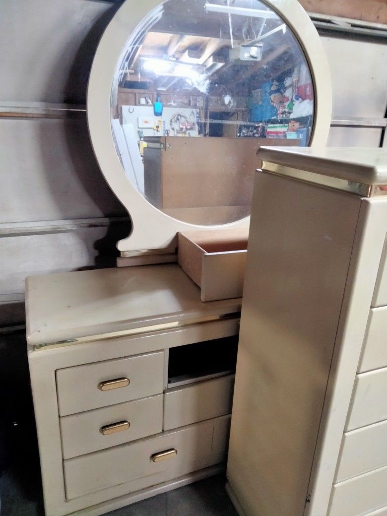 1960 Retro Vintage Dresser Set
