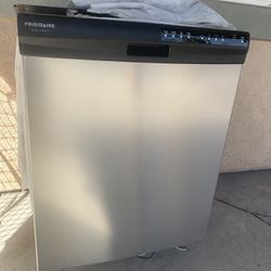 Frigidaire Gallery  24” Built In Dishwasher 