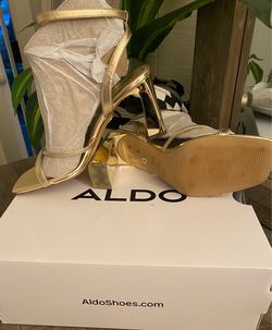 ALDO Gold Heels – Size 7