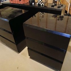 Queen Black Bedroom Set – $200
