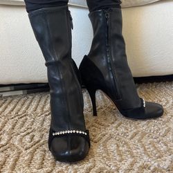 NWT Valentino Garavani Rhinestone Strap Heeled Leather Booties Size 40