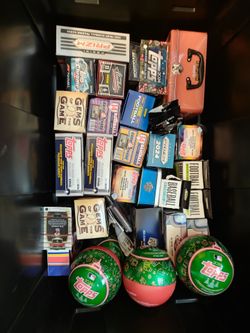Sports cards hobby and retail boxes