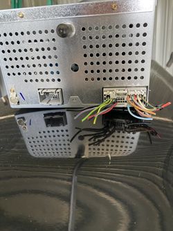 Ford Truck Cap & Cd Player Radio