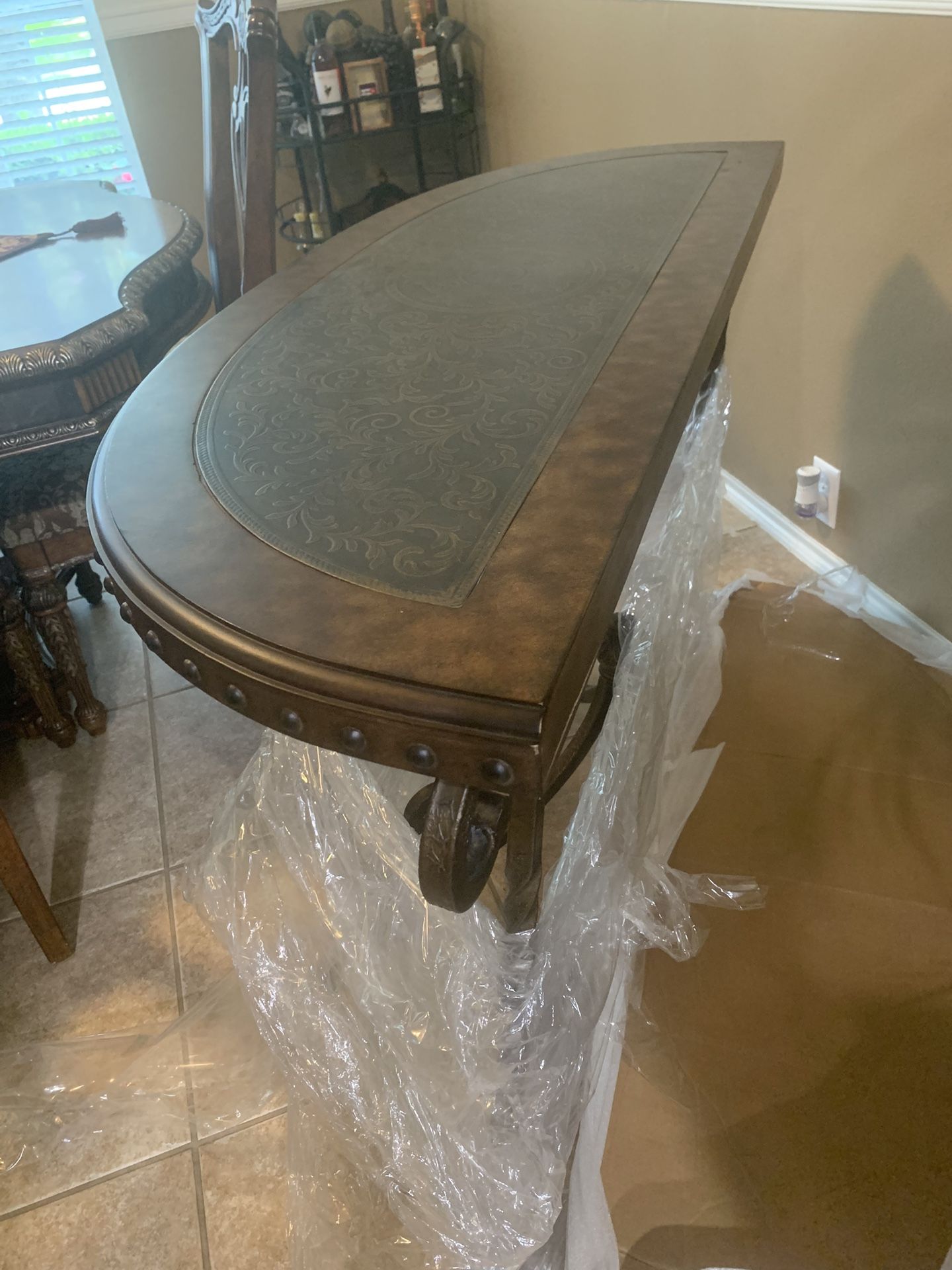 SOFA TABLE
