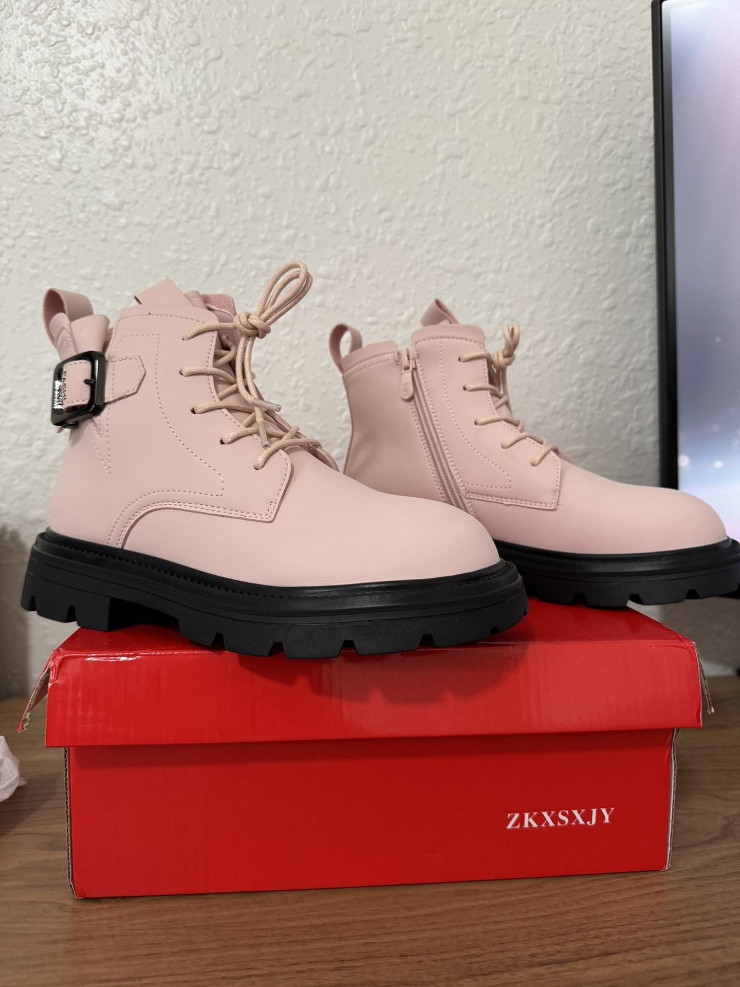 Pink Boots For Women’s