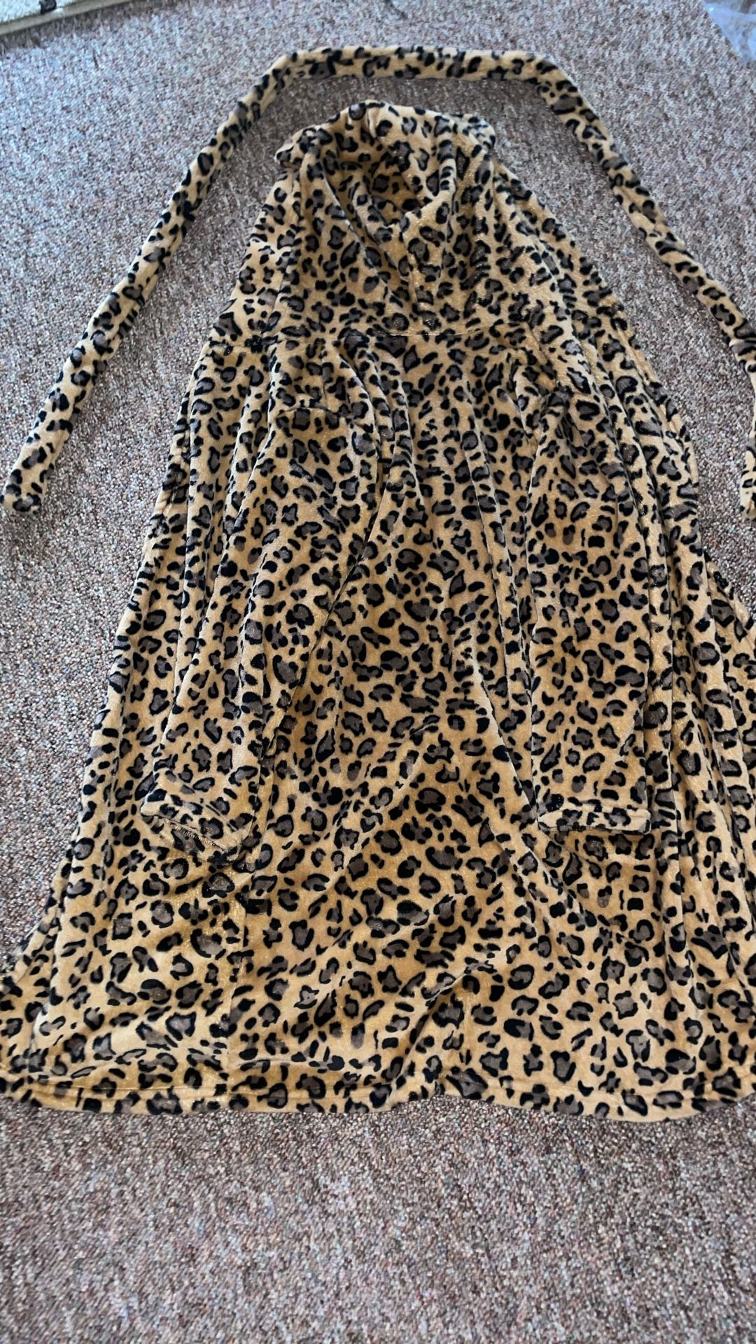 Cheetah Print Robe Size Small