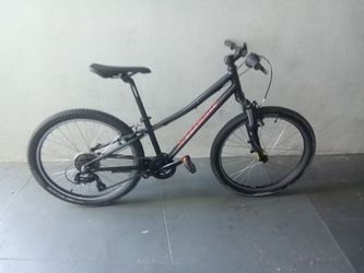 BICYCLE SPECIALIZED 7 SPEED SIZE 24 BRAND NEW