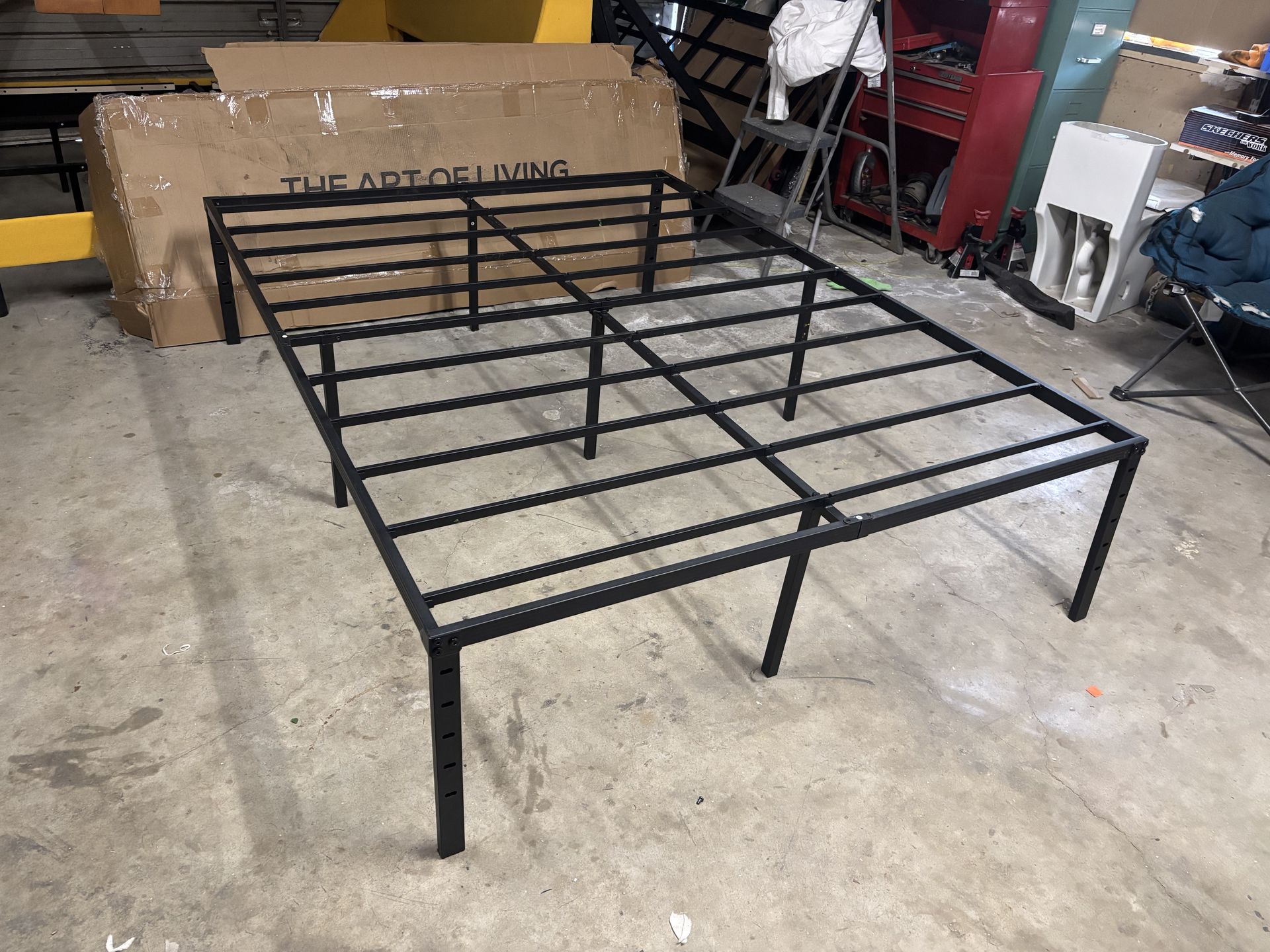 Queen Size 18” Metal Bed Frame ((BRAND NEW ))