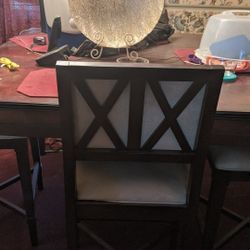 Dining Room Table And 4 Chairs , Good Condition 