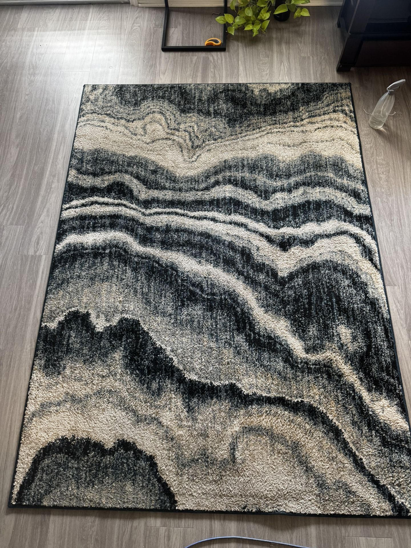 Two area rugs bundle! 5x7 & 8x9