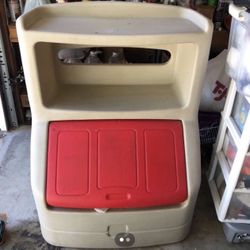 Step2 Lift and Hide Bookcase Storage Chest 