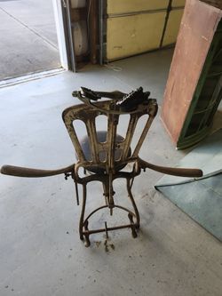 1890s Dentist Chair 