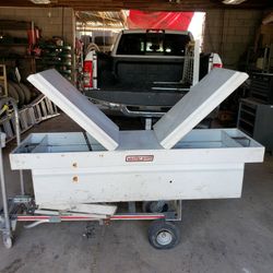 WEATHER GUARD TRUCK TOOL BOX LIKE NEW  WITH KEYS EXELENTS CONDITIONS 60 INCHES LONG 20W  19H HABLO ESPAÑOL 