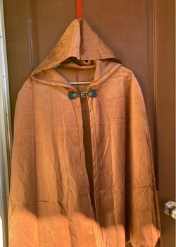 Brown Medieval Renaissance Hooded Cape with Clasp Closure