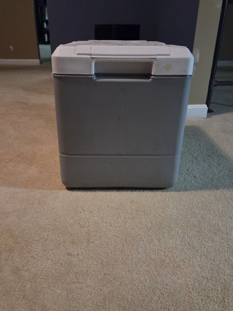 Coleman 12volt Iceless Cooler