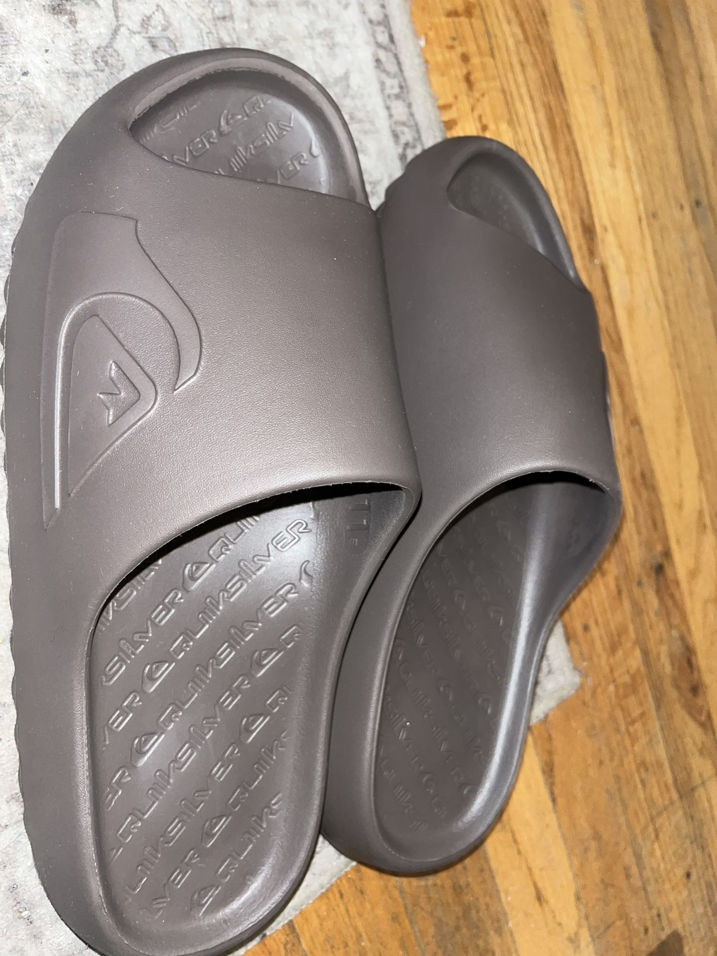 Quicksilver Slides Sz 11