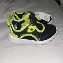 BRAND NEW Toddler size 11c - Adidas sandals