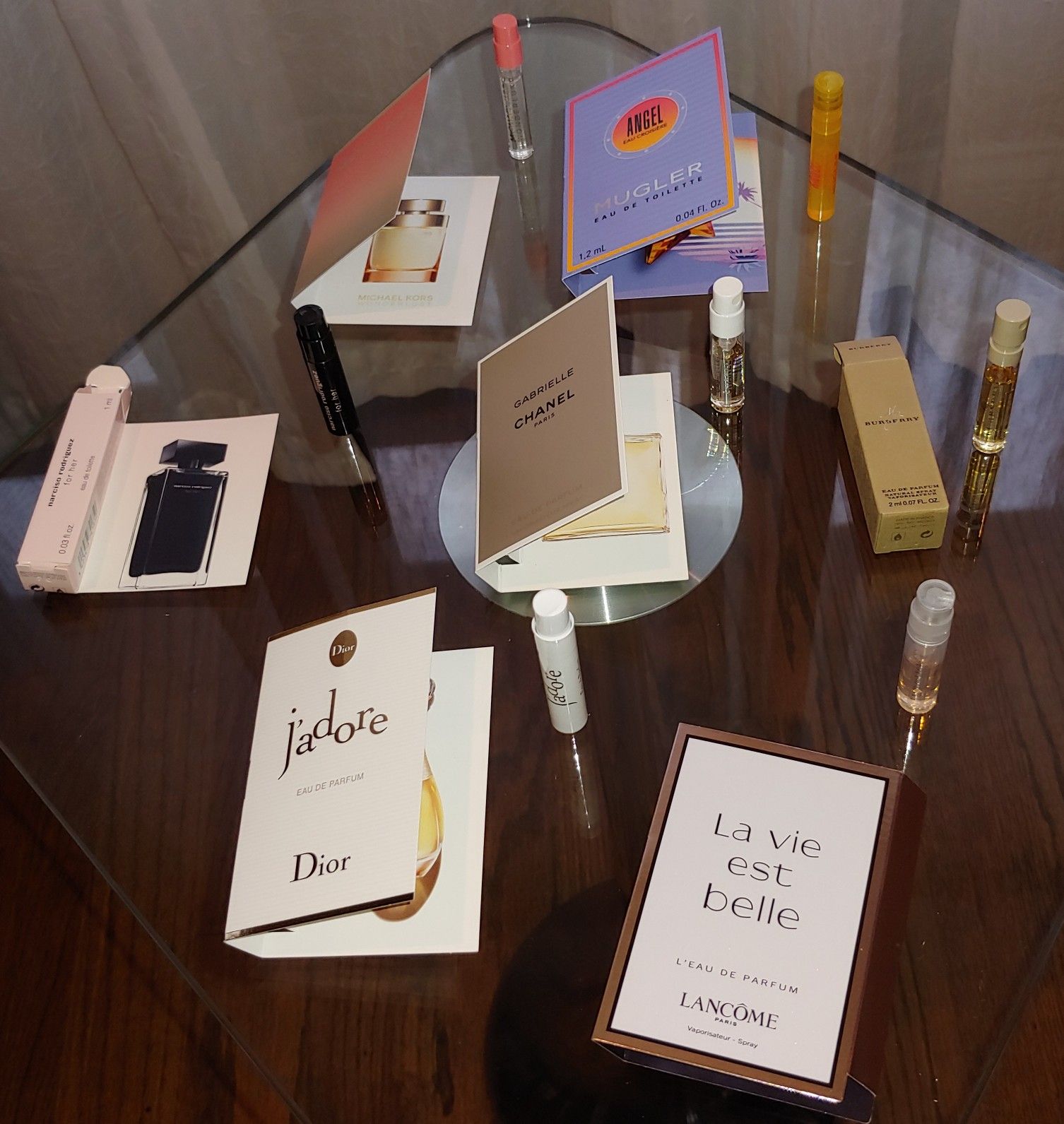 7 Women's Designer Perfume Sample Vials--Brand New