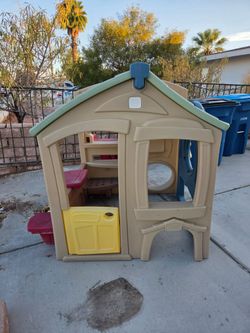 Step 2 neighborhood fun house