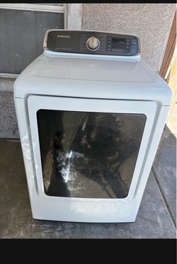 Samsung (Electric-240v) dryer (7.4 cu. Ft. Capacity)