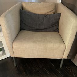 Accent Chairs 