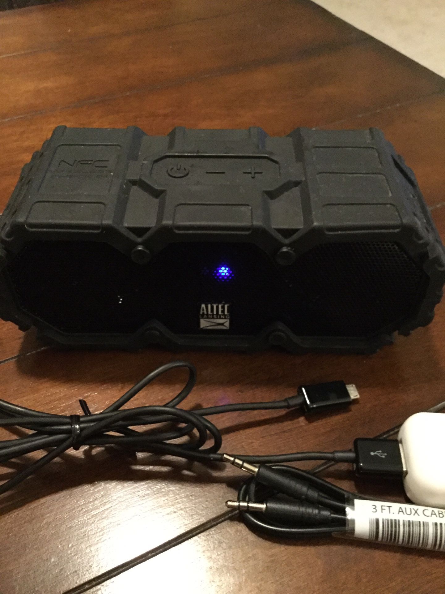 Altec Lansing IMW570 LifeJacket 3 Waterproof Bluetooth Speaker with NFC!!!!!