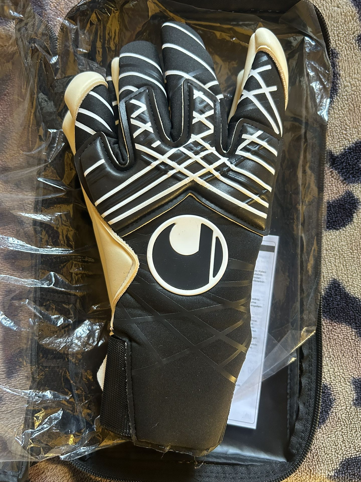 UHLSPORT NITE EDITION ABSOLUTGRIP SC Goalkeeper Gloves