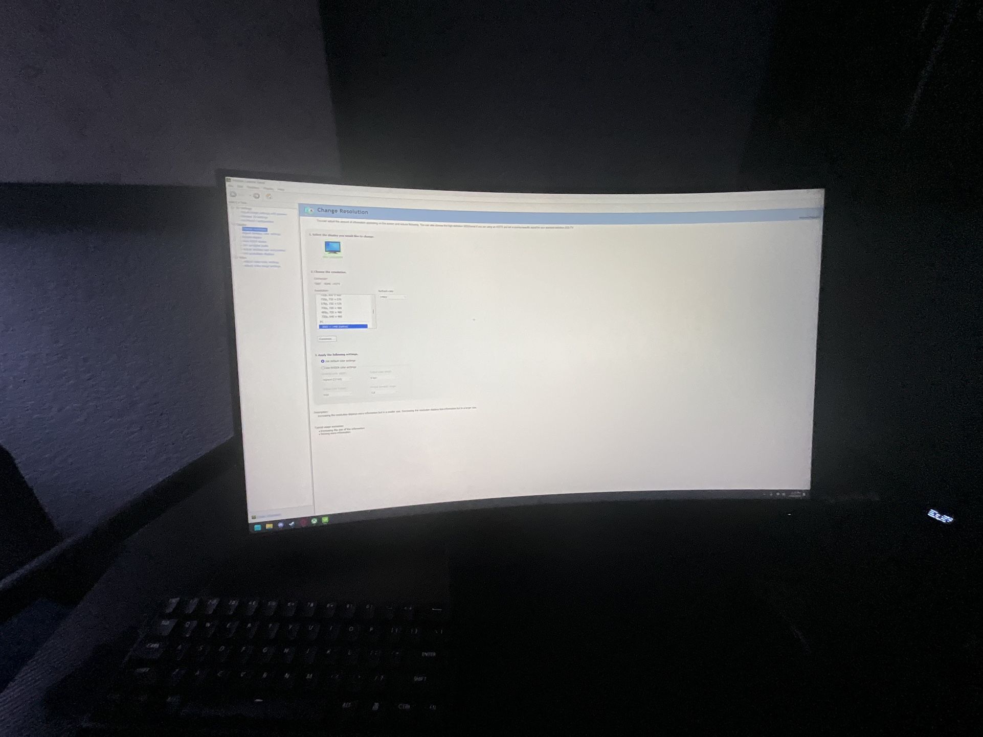 Curved 1440p 144 Hz Monitor