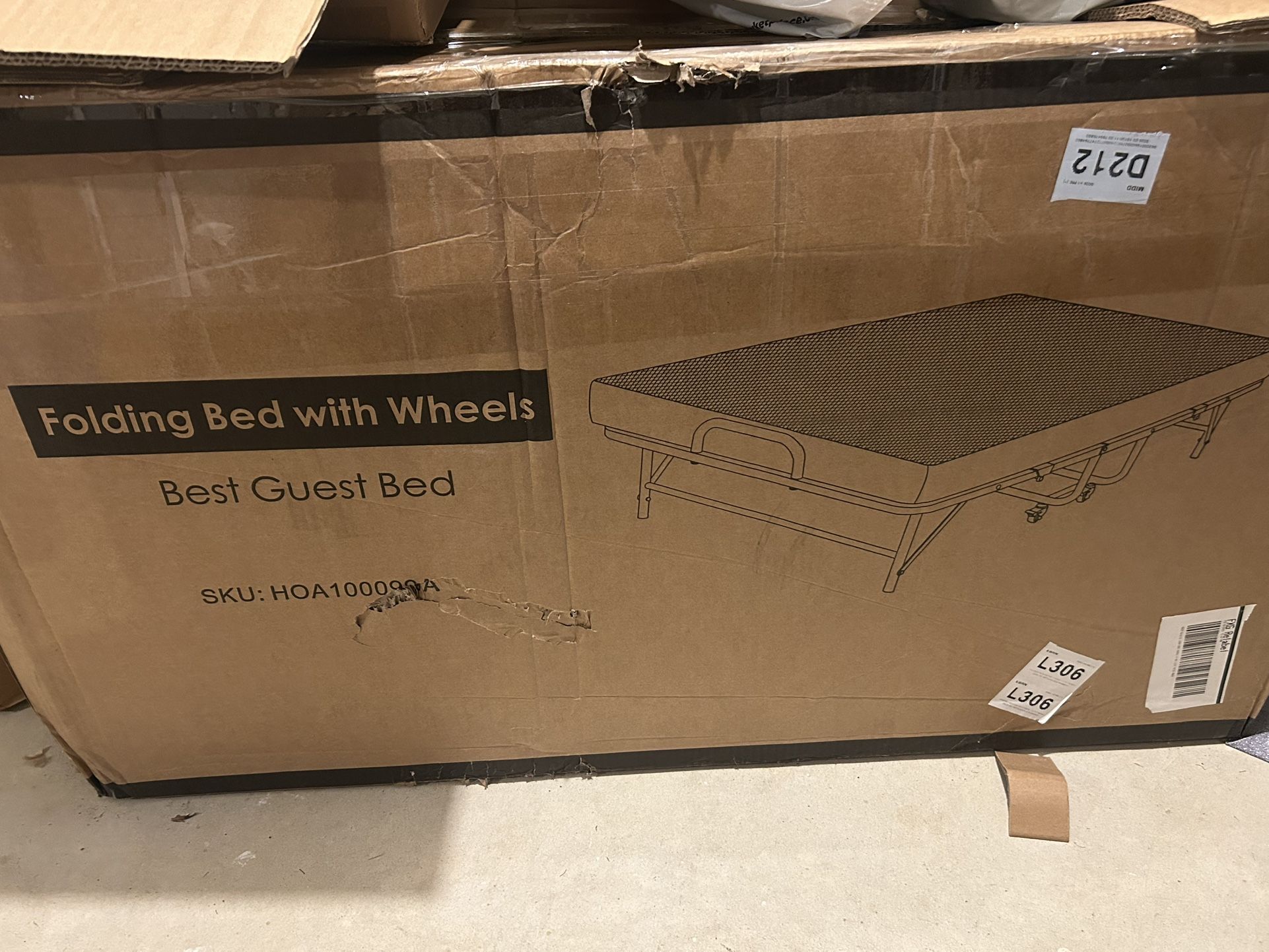 🌟 Brand New Folding Guest Bed w/ Wheels – Never Used! 🌟