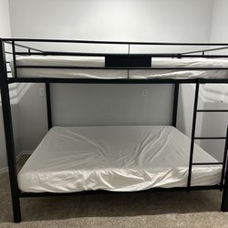 Queen bunk Beds with mattresses 