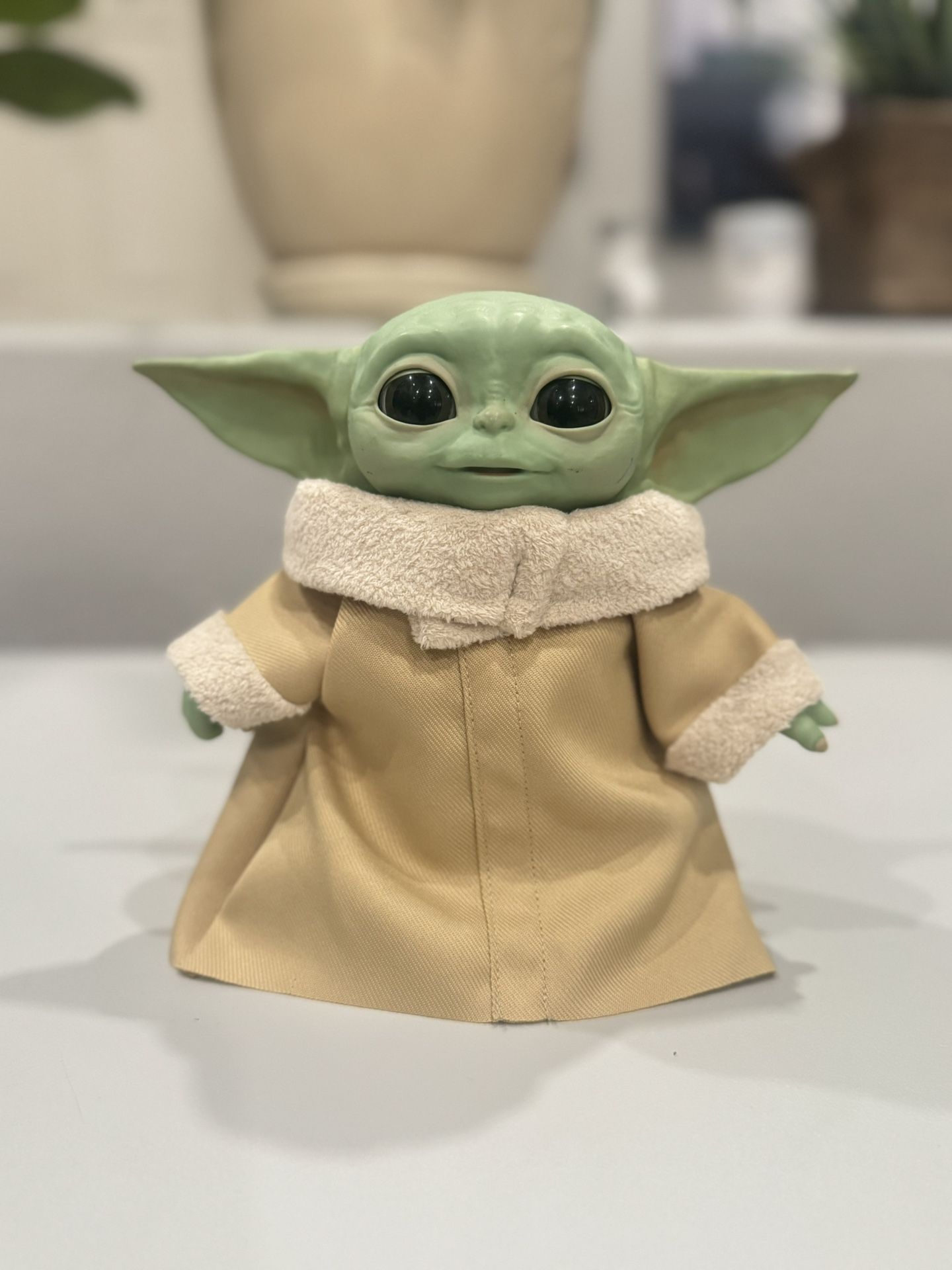 Star Wars: The Child Yoda Gragu Animatronic Edition Motion, Sounds, Takes Naps